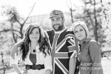 http://audreycutlerphotography.com/october-adult-sibling-portrait-session-in-princeton-ma/