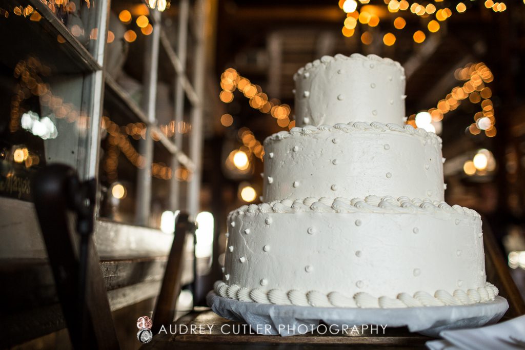 Salem_Cross_Inn_Wedding_Cake