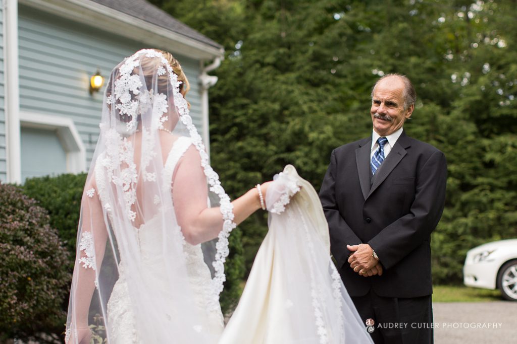 Massachusetts_Wedding_first_look_dad