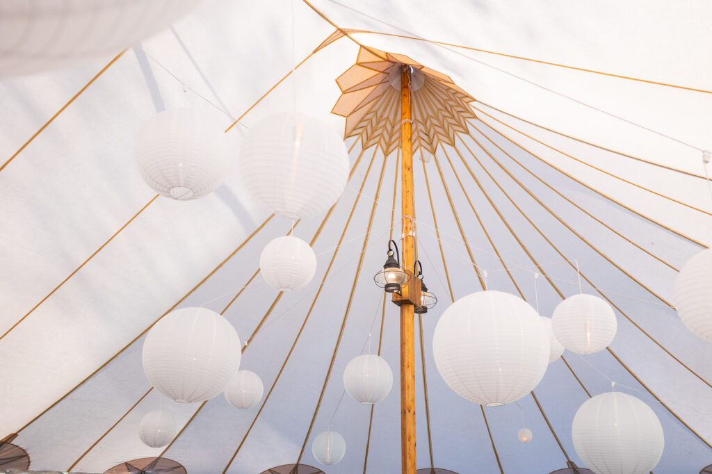 central-massachusetts-wedding-venue-sperry-tent