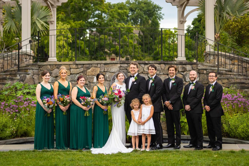 wedding-party-photos-green-dresses