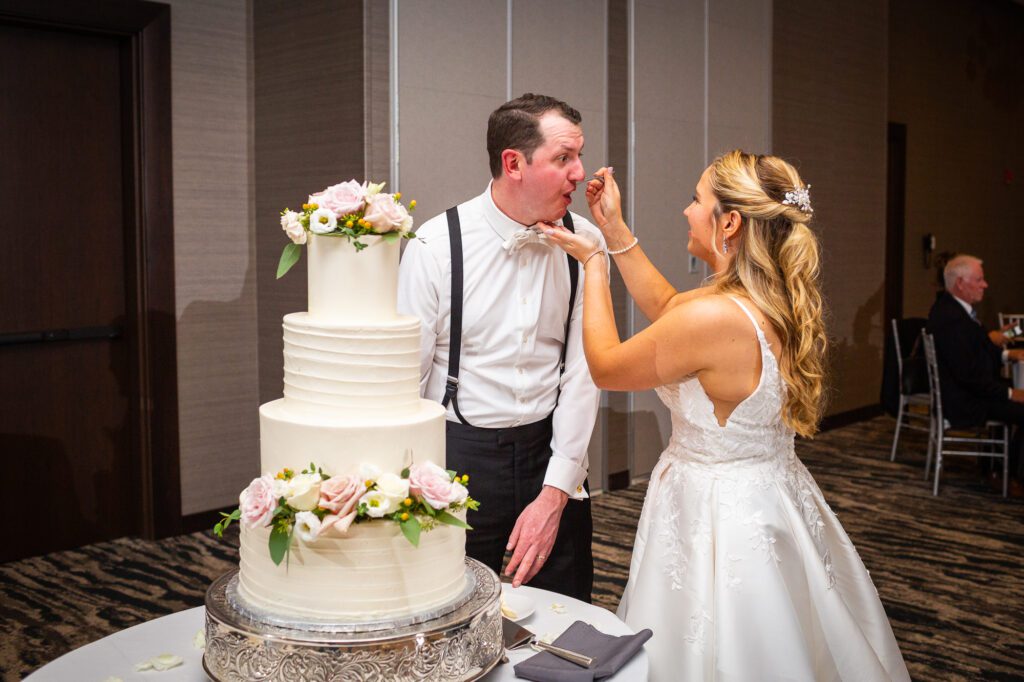 ac-hotel-cake-cutting-wedding-