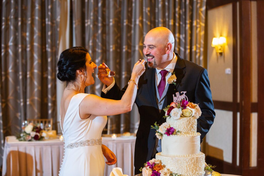 couple-during-cake-cutting-Beechwood-hotel-worcester-ma-19