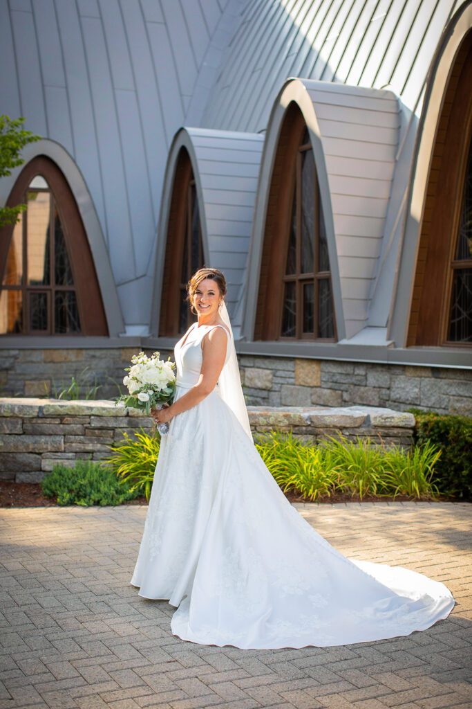 beautiful-bride-with-long-train-college-wedding-worcester-ma-11