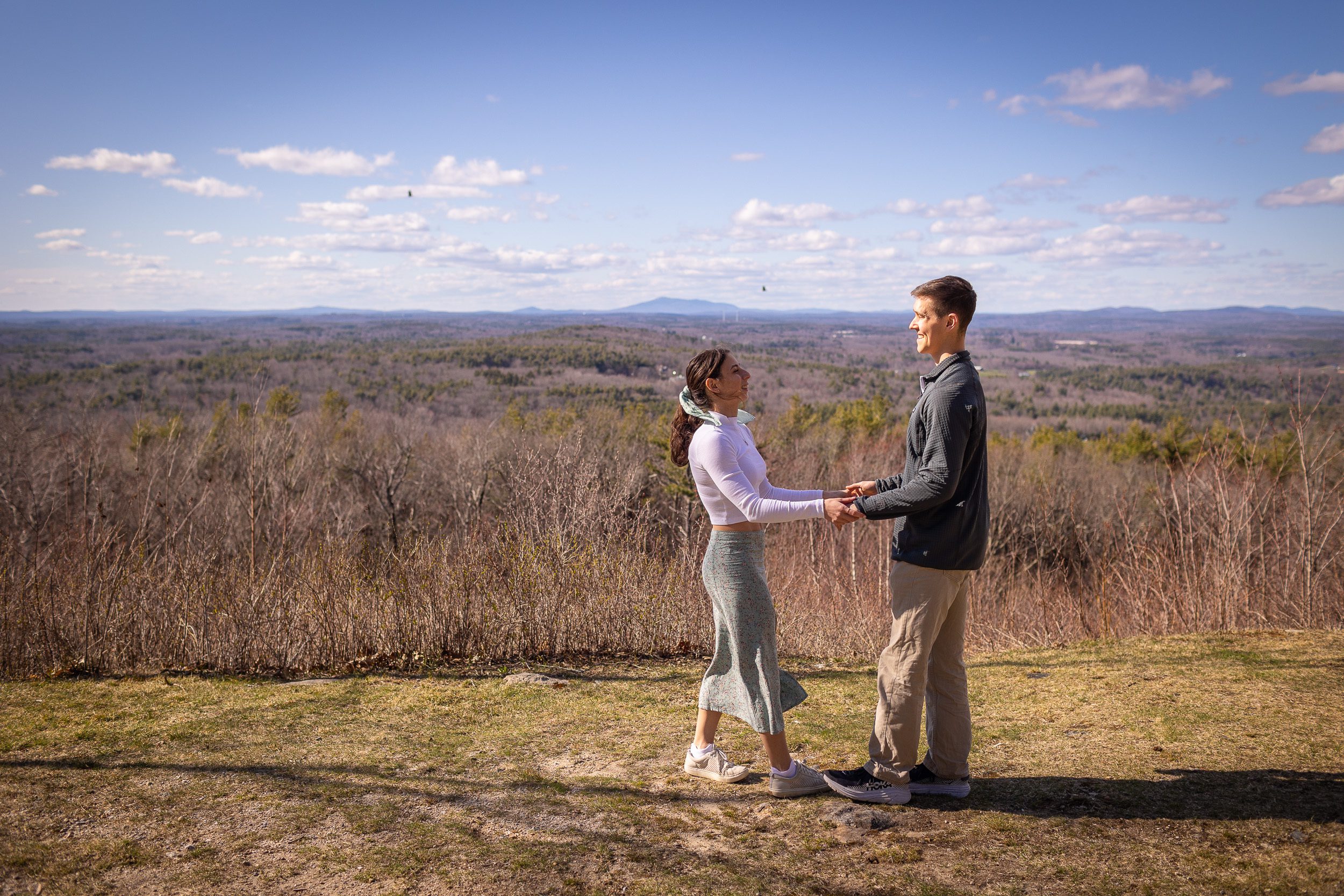 Picnic-date-adventure-photography-session-wachusett-mountain