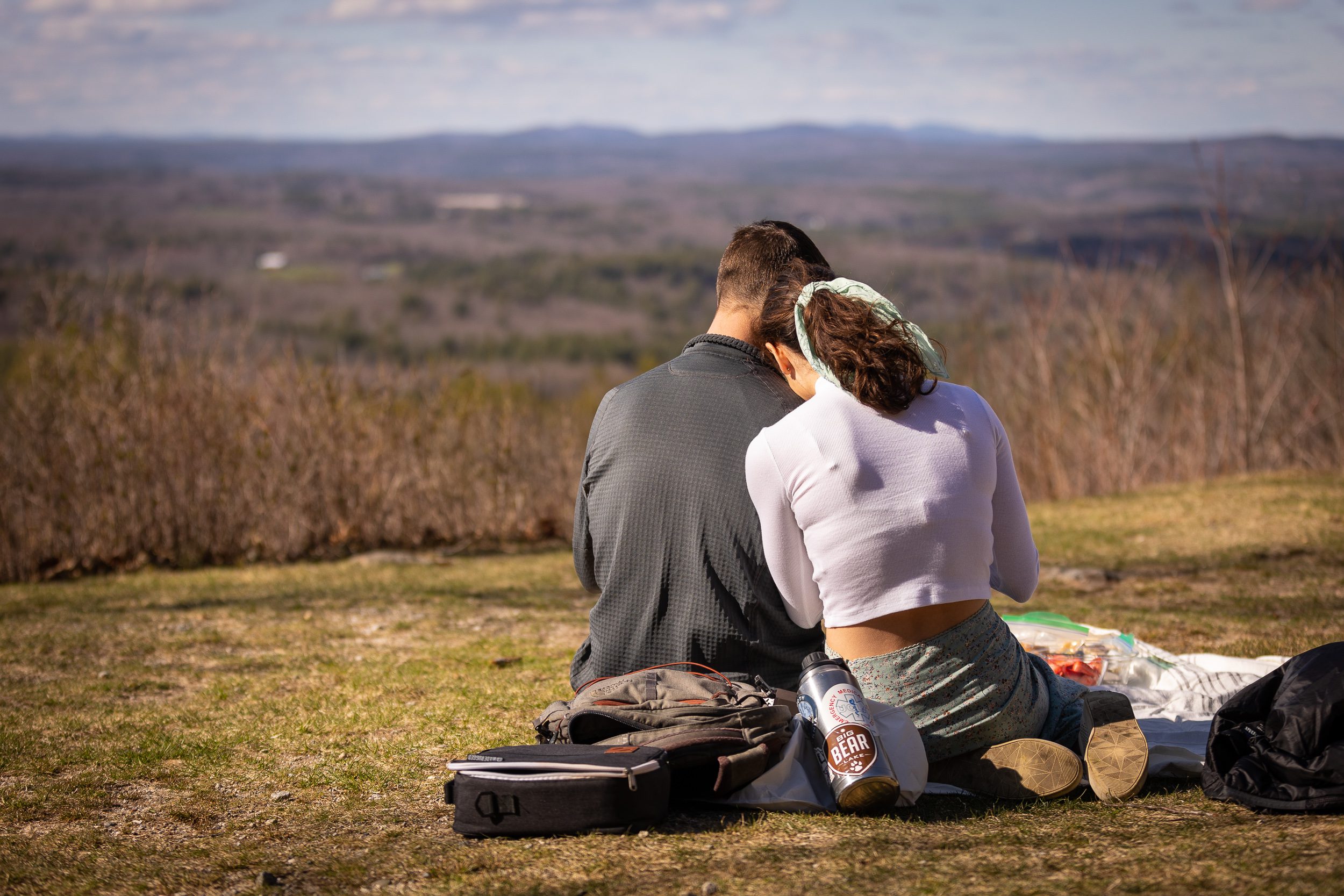 wachusett-mountain-Picnic-date-adventure-photography-session