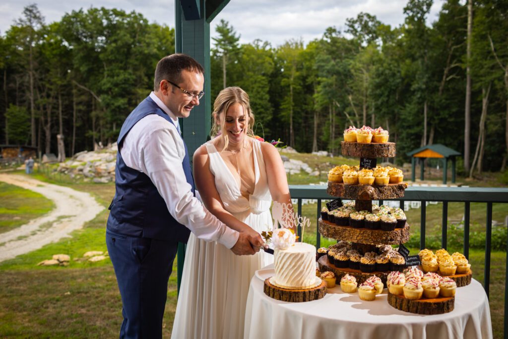 cake-cutting-warren-ma-wedding-