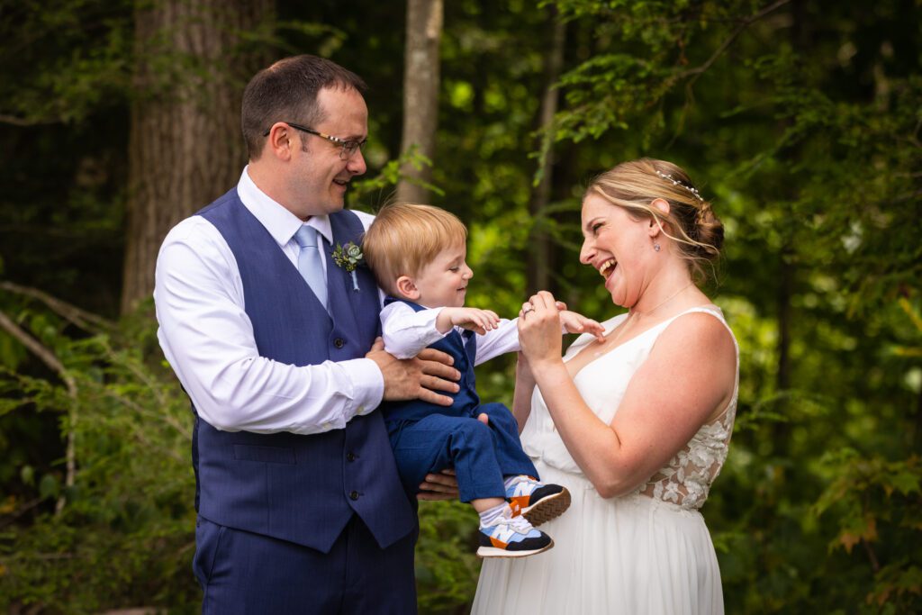 candid-mom-and-baby-moment-warren-ma-wedding-